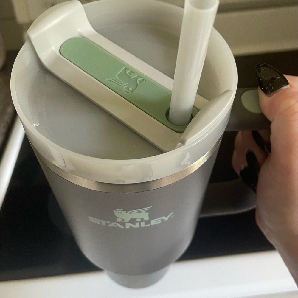 Stanley Gray Travel Mug - Picture 3 of 5